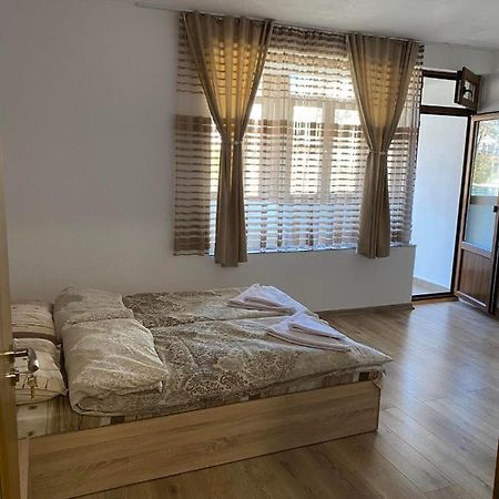 Апартамент За Гости Appartement Devin Buitenkant foto